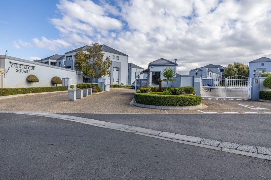 To Let 1 Bedroom Property for Rent in Vredekloof Western Cape